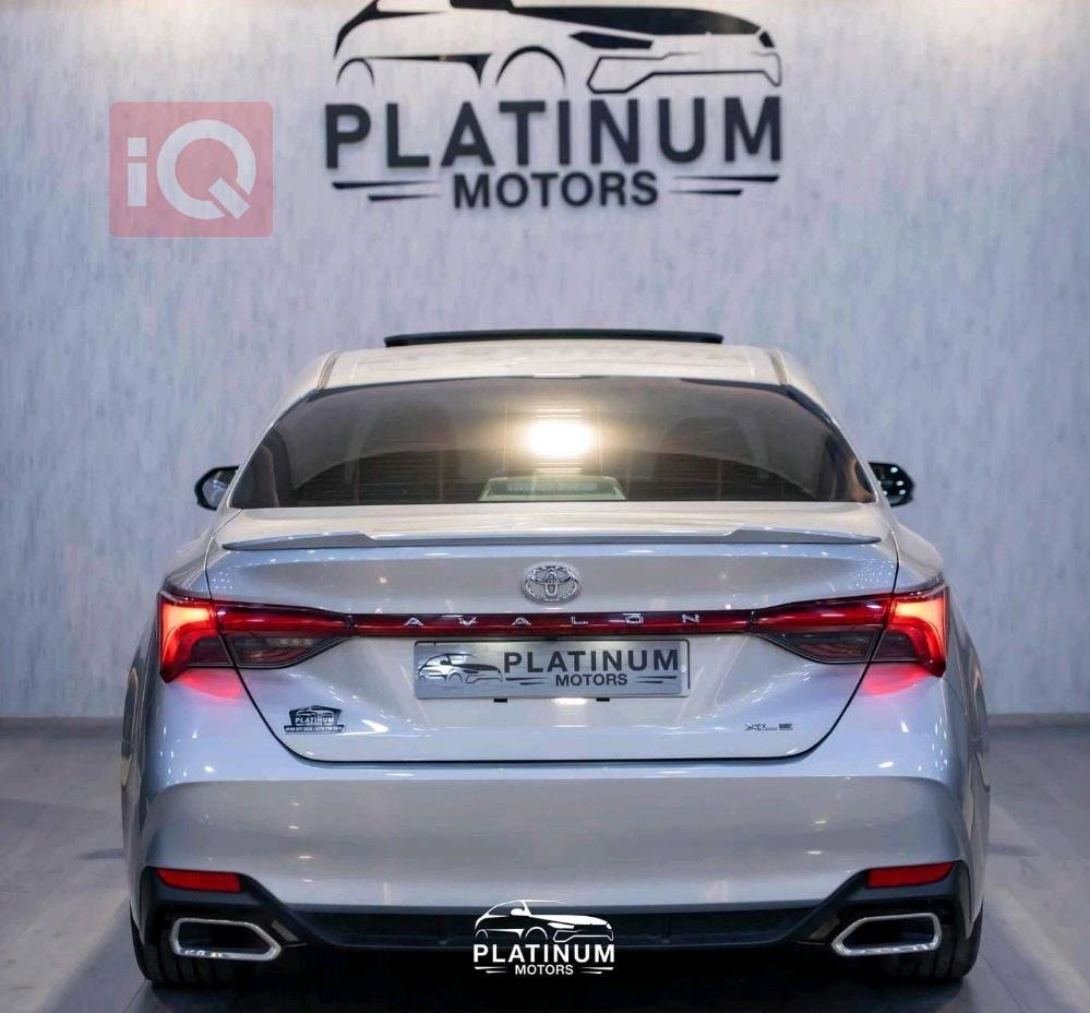 تويوتا أفالون